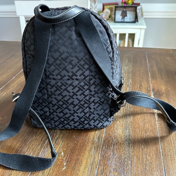 Tommy Hilfiger backpack - Picture 12 of 13